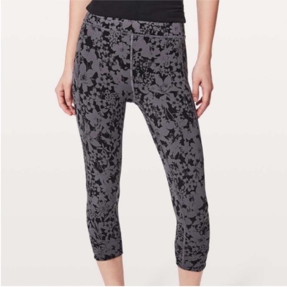 Lululemon | In Movement | Crop | *Everlux - Picture 17 of 17